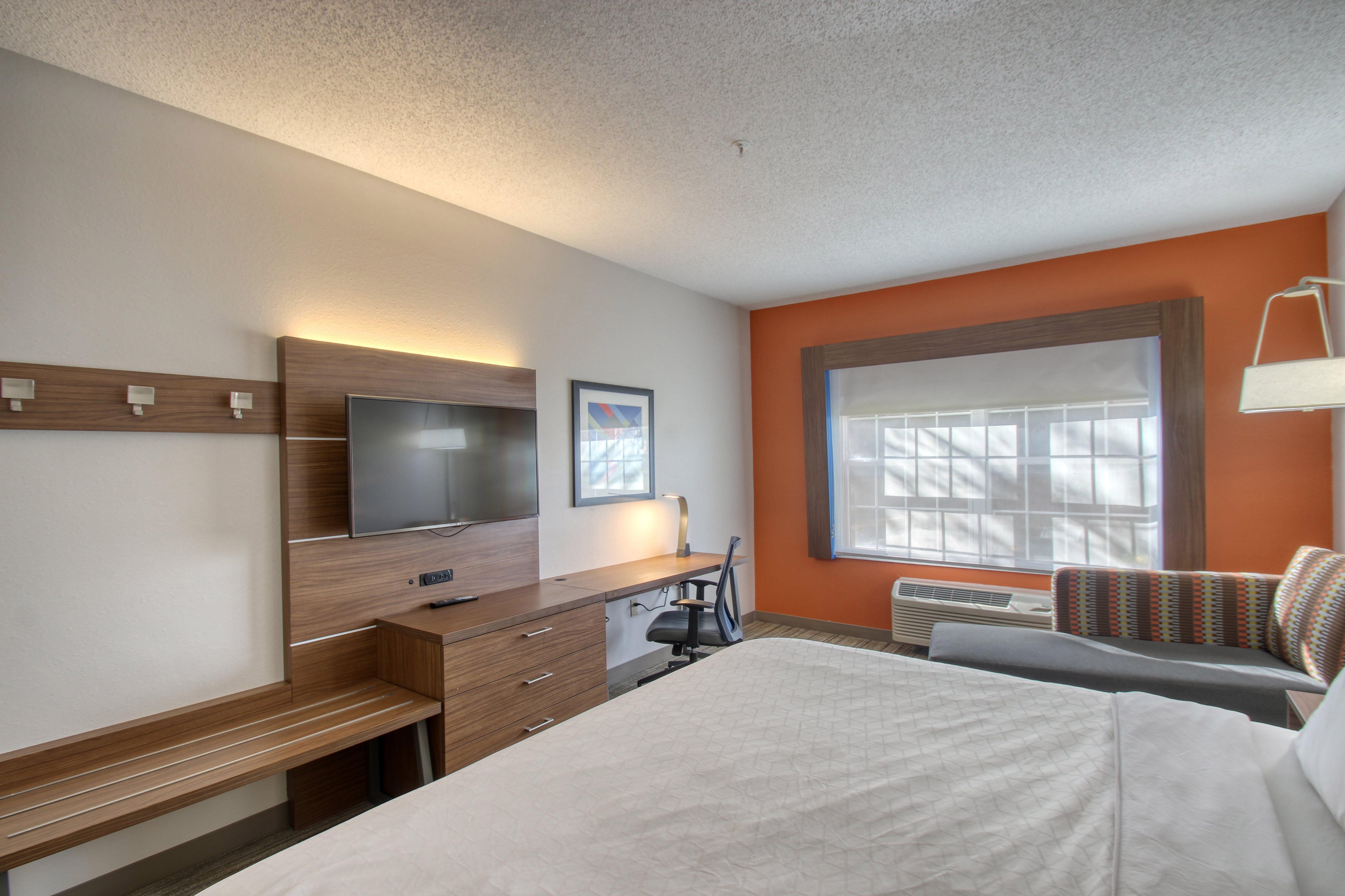 Holiday Inn Express Hotel & Suites Oshkosh - State Route 41 By Ihg Dış mekan fotoğraf