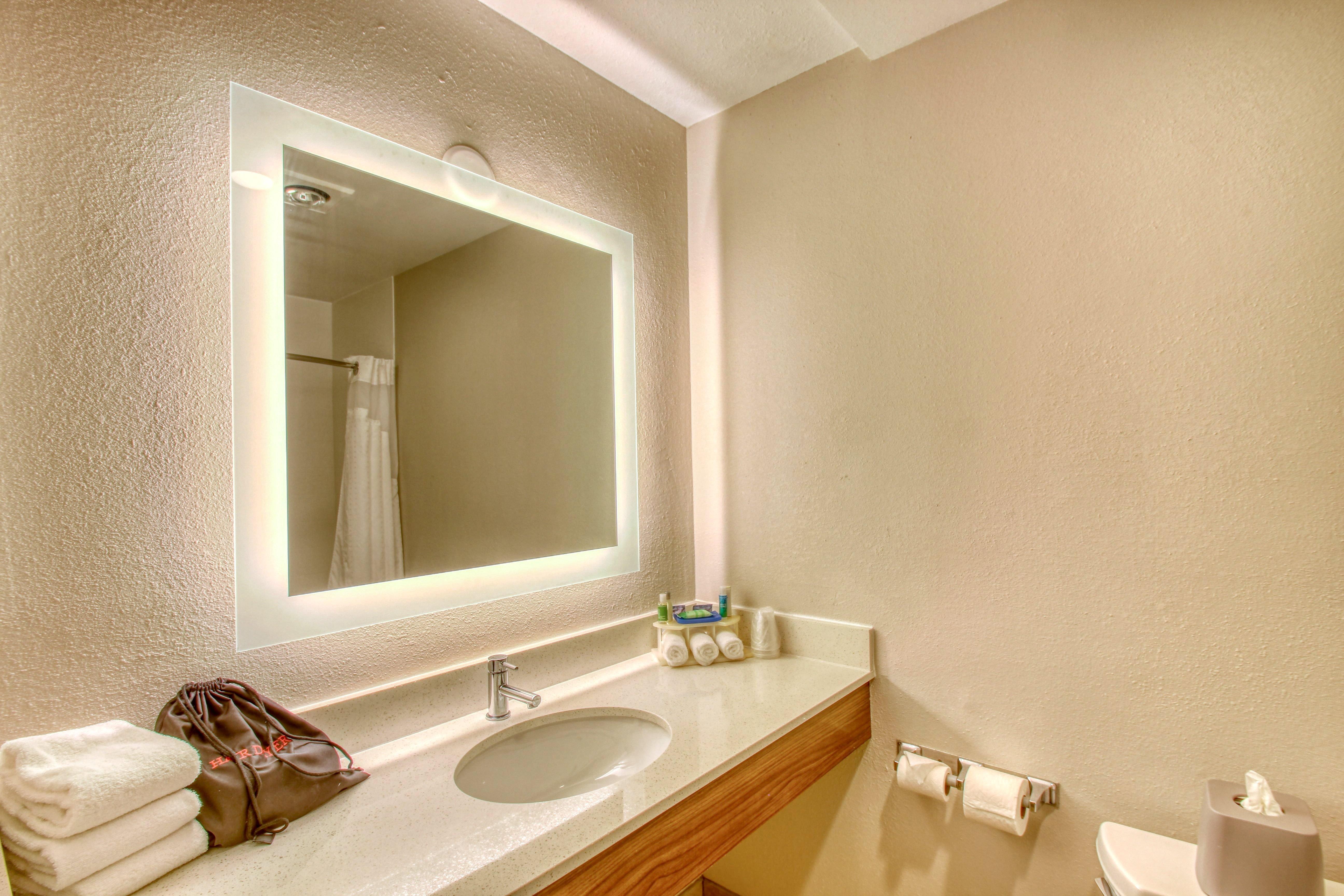 Holiday Inn Express Hotel & Suites Oshkosh - State Route 41 By Ihg Dış mekan fotoğraf