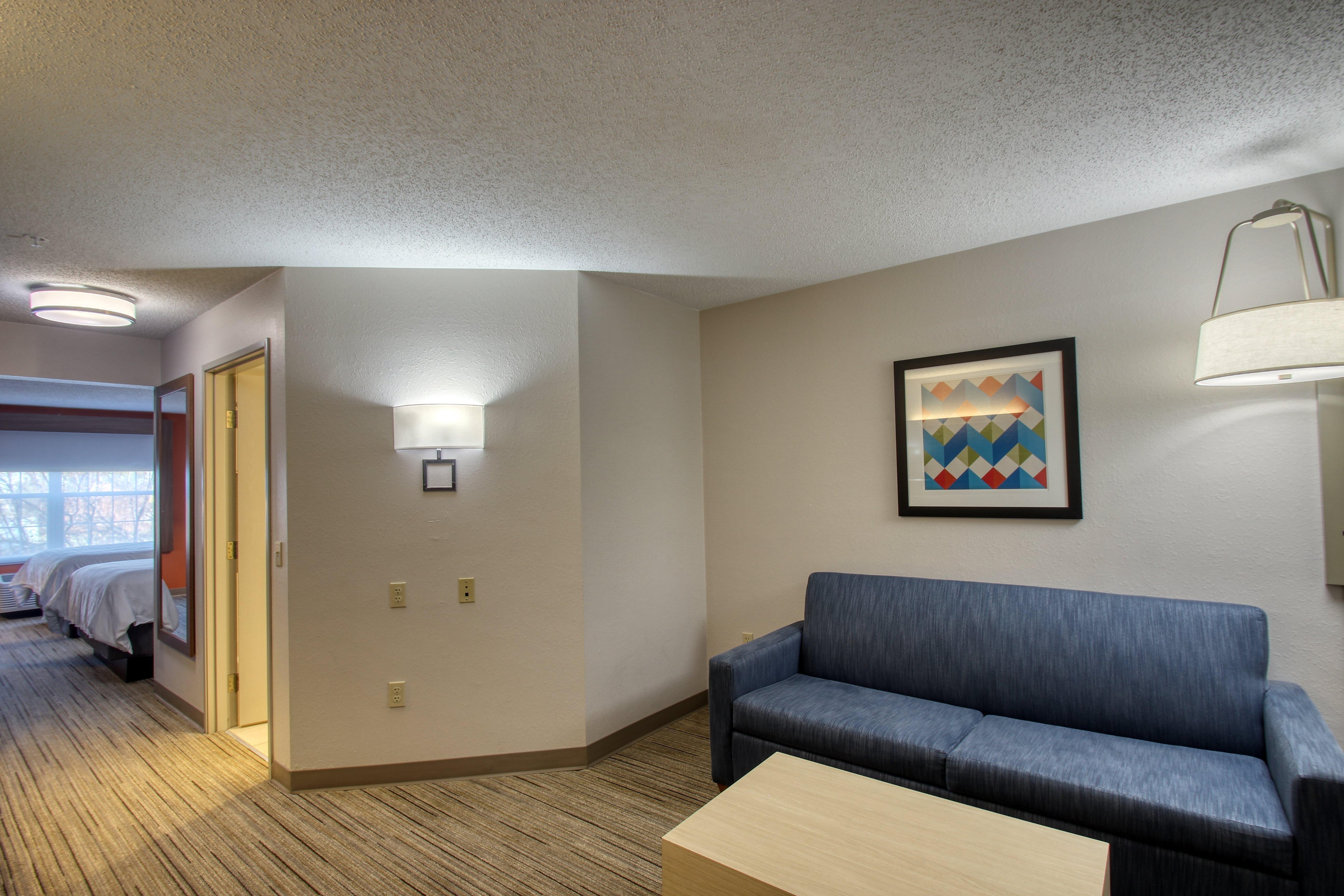 Holiday Inn Express Hotel & Suites Oshkosh - State Route 41 By Ihg Dış mekan fotoğraf