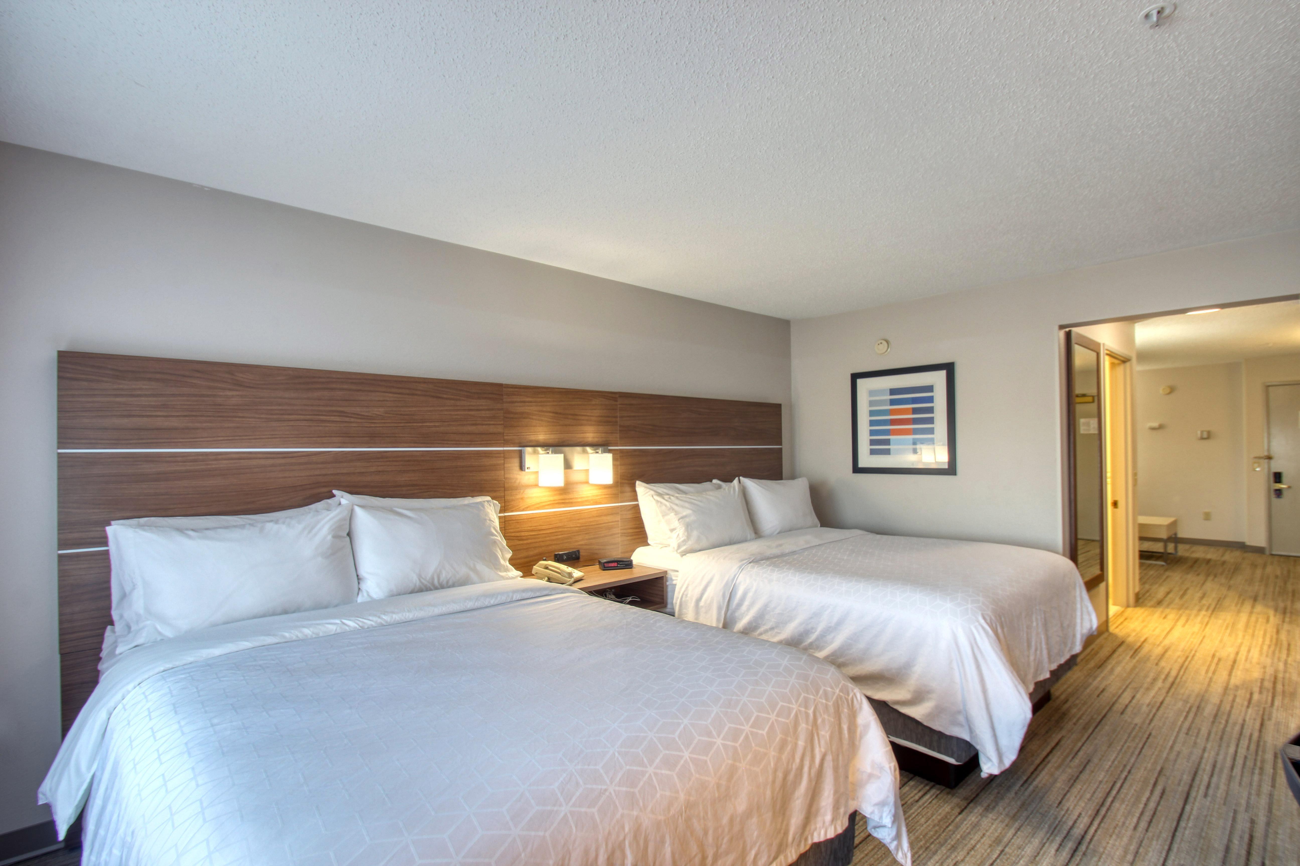 Holiday Inn Express Hotel & Suites Oshkosh - State Route 41 By Ihg Dış mekan fotoğraf