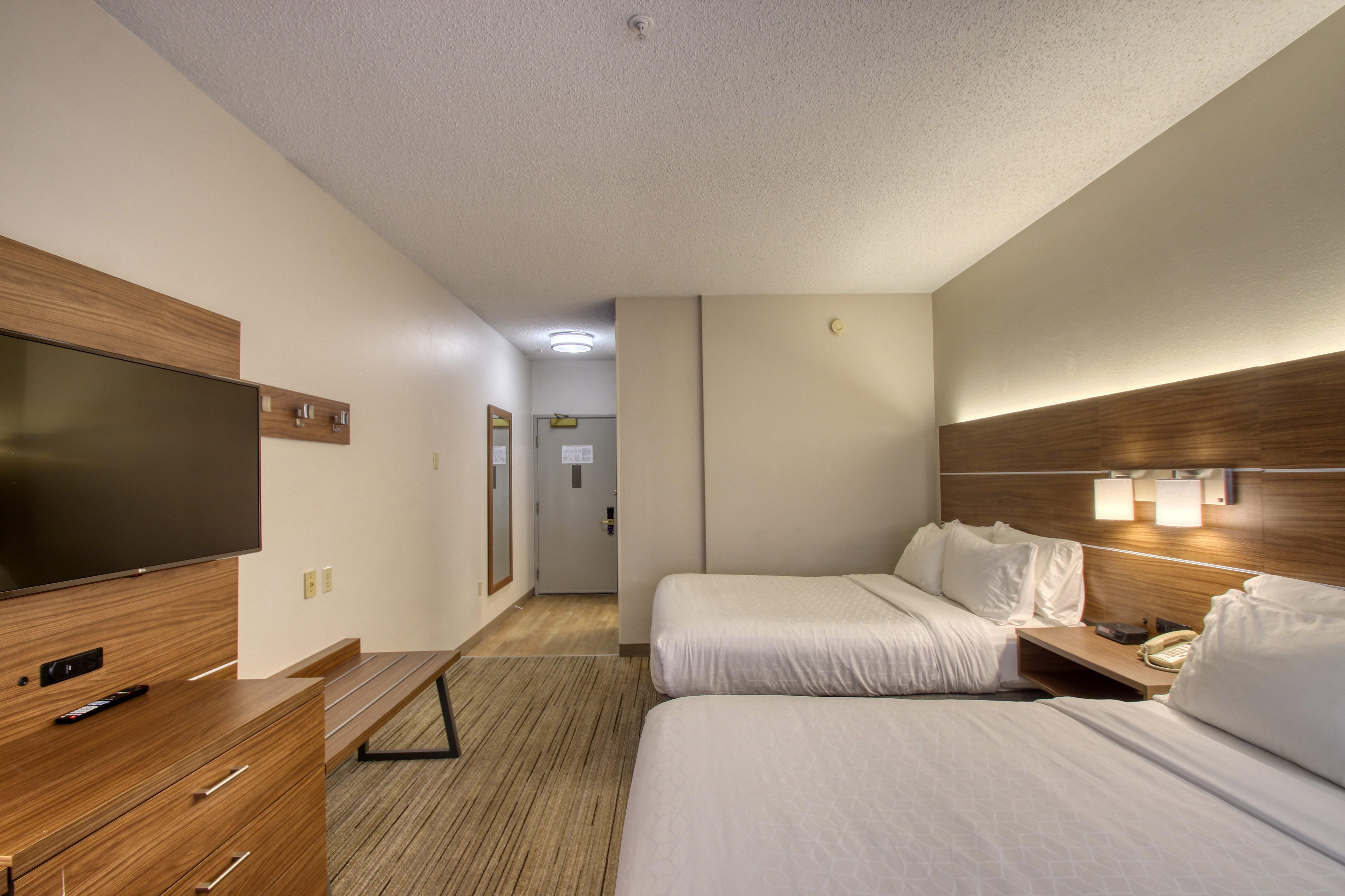 Holiday Inn Express Hotel & Suites Oshkosh - State Route 41 By Ihg Dış mekan fotoğraf
