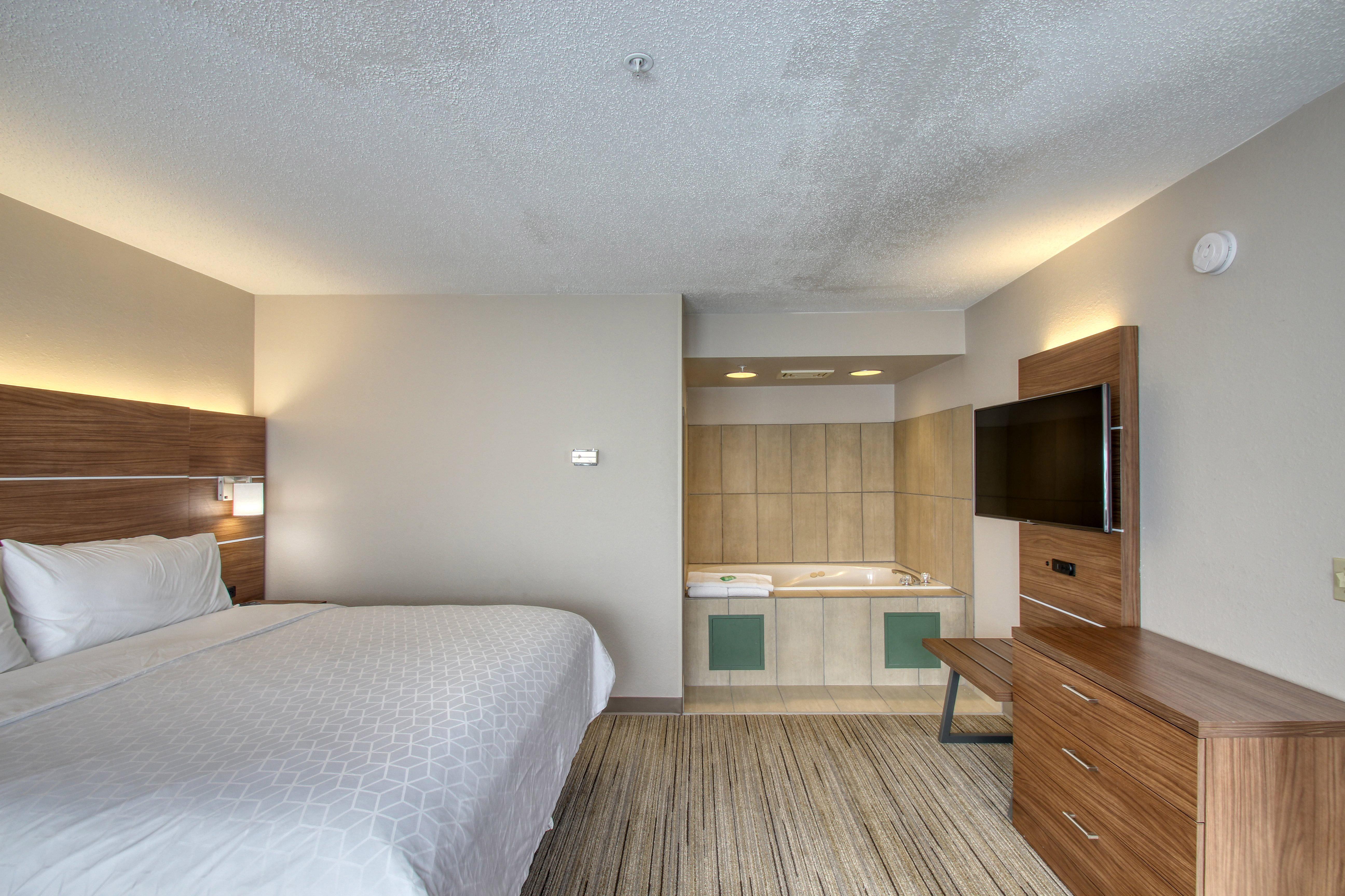 Holiday Inn Express Hotel & Suites Oshkosh - State Route 41 By Ihg Dış mekan fotoğraf