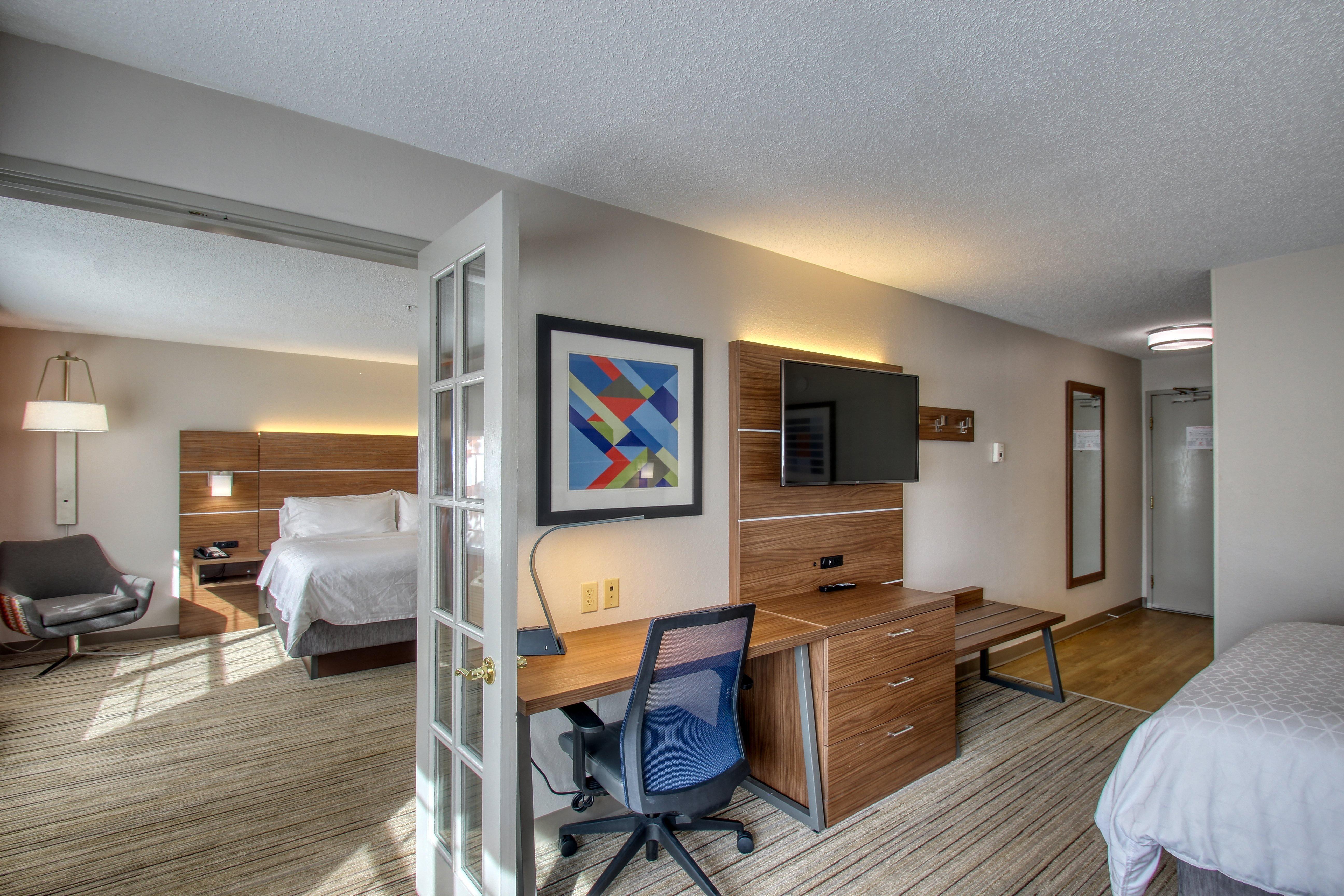Holiday Inn Express Hotel & Suites Oshkosh - State Route 41 By Ihg Dış mekan fotoğraf
