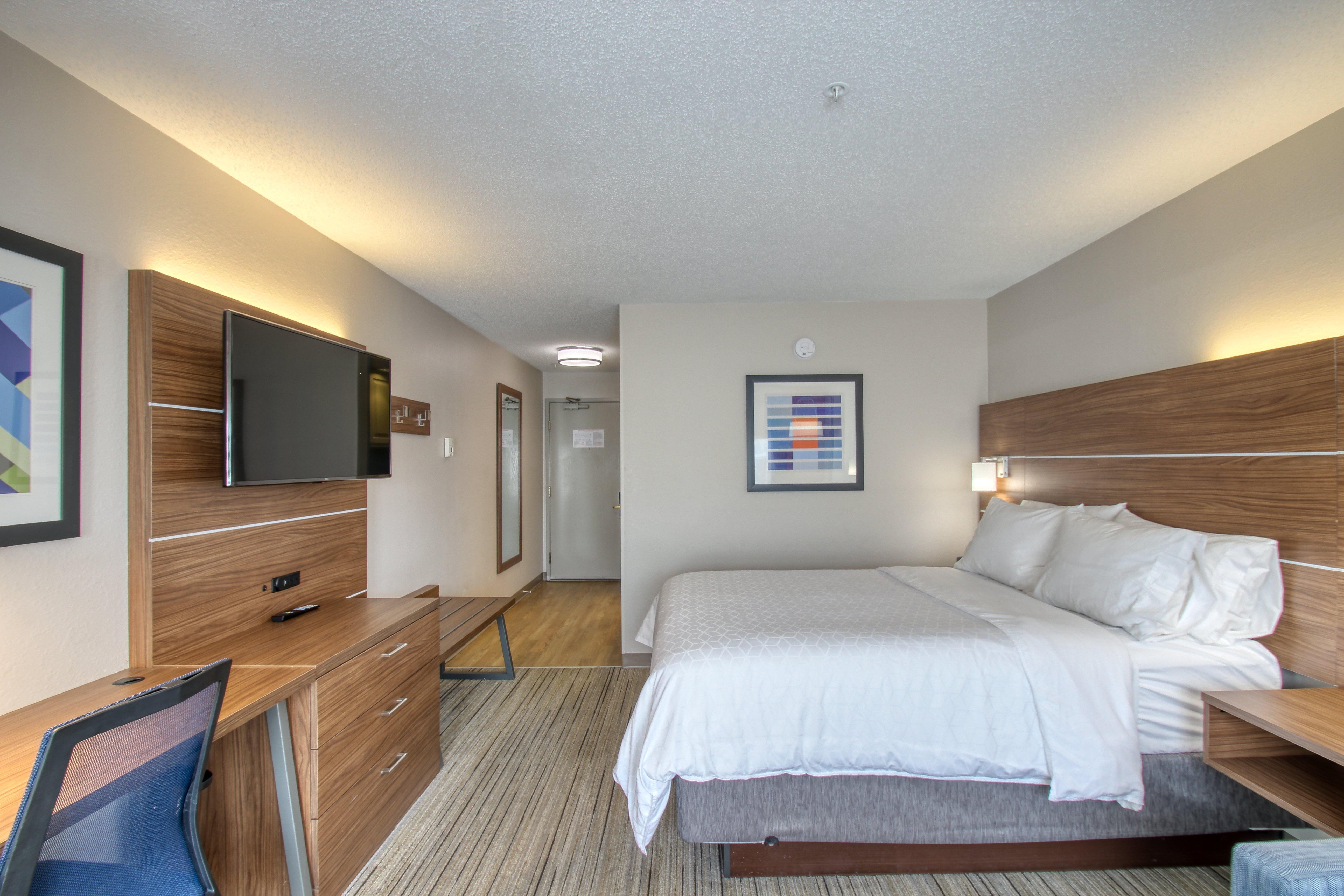 Holiday Inn Express Hotel & Suites Oshkosh - State Route 41 By Ihg Dış mekan fotoğraf