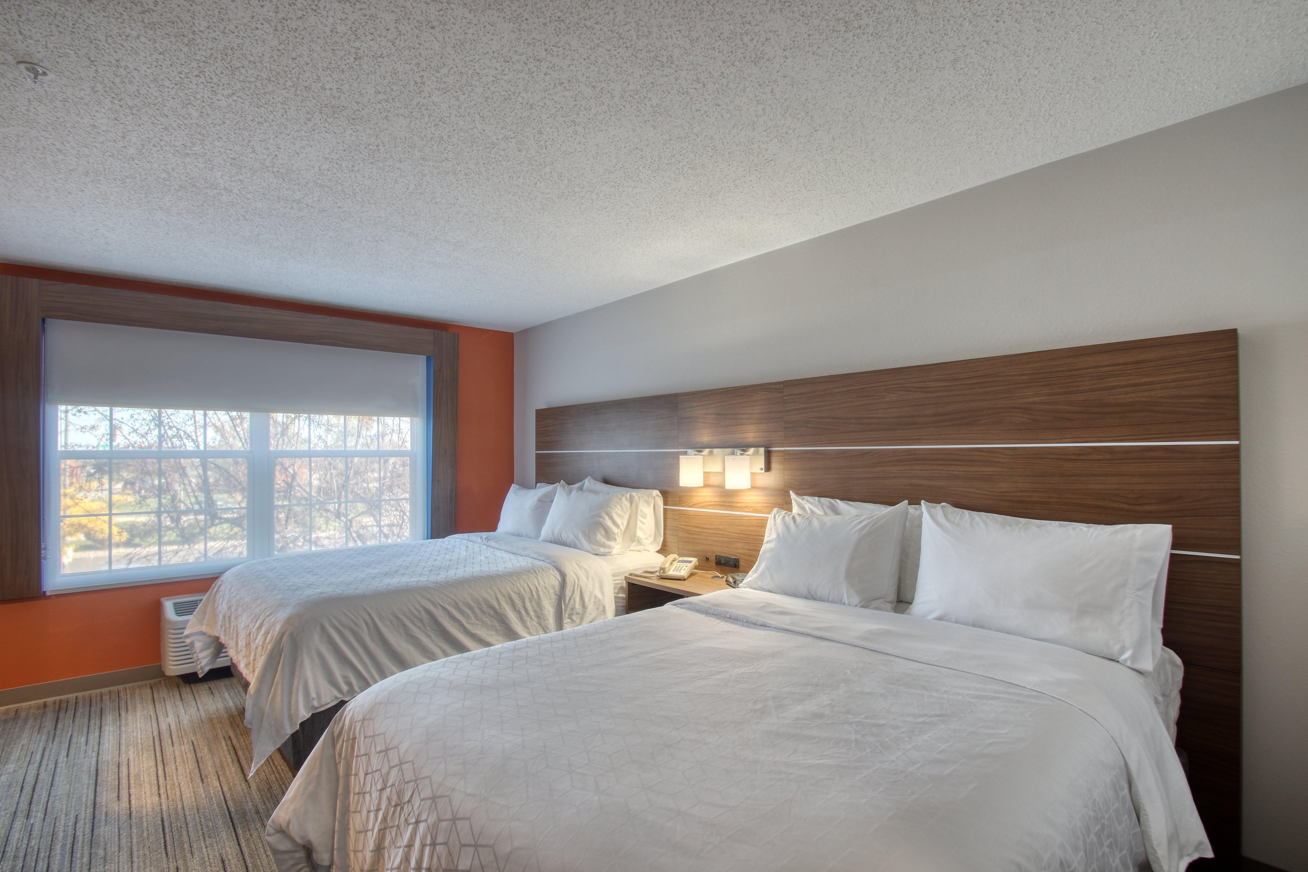 Holiday Inn Express Hotel & Suites Oshkosh - State Route 41 By Ihg Dış mekan fotoğraf