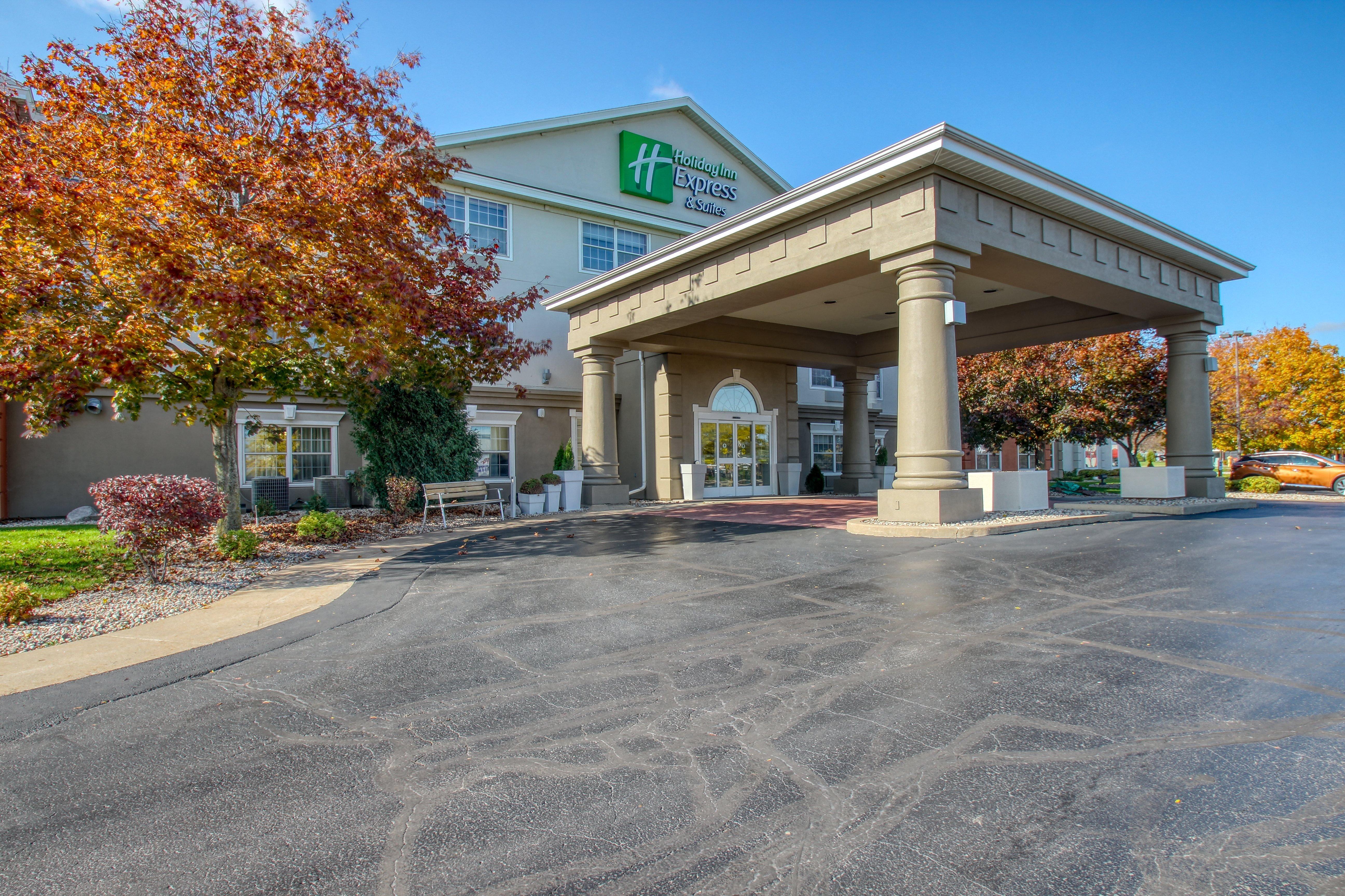 Holiday Inn Express Hotel & Suites Oshkosh - State Route 41 By Ihg Dış mekan fotoğraf