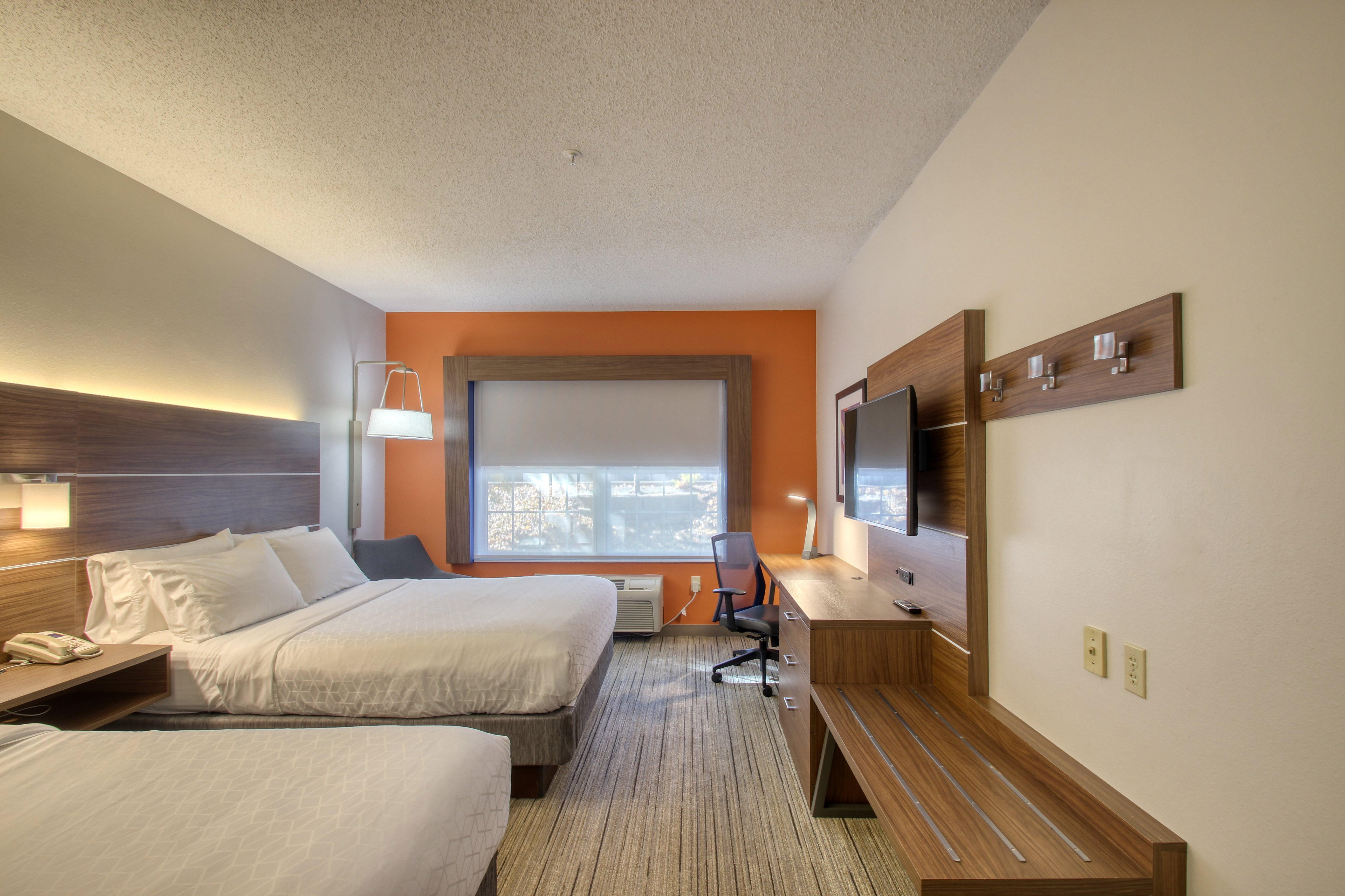 Holiday Inn Express Hotel & Suites Oshkosh - State Route 41 By Ihg Dış mekan fotoğraf