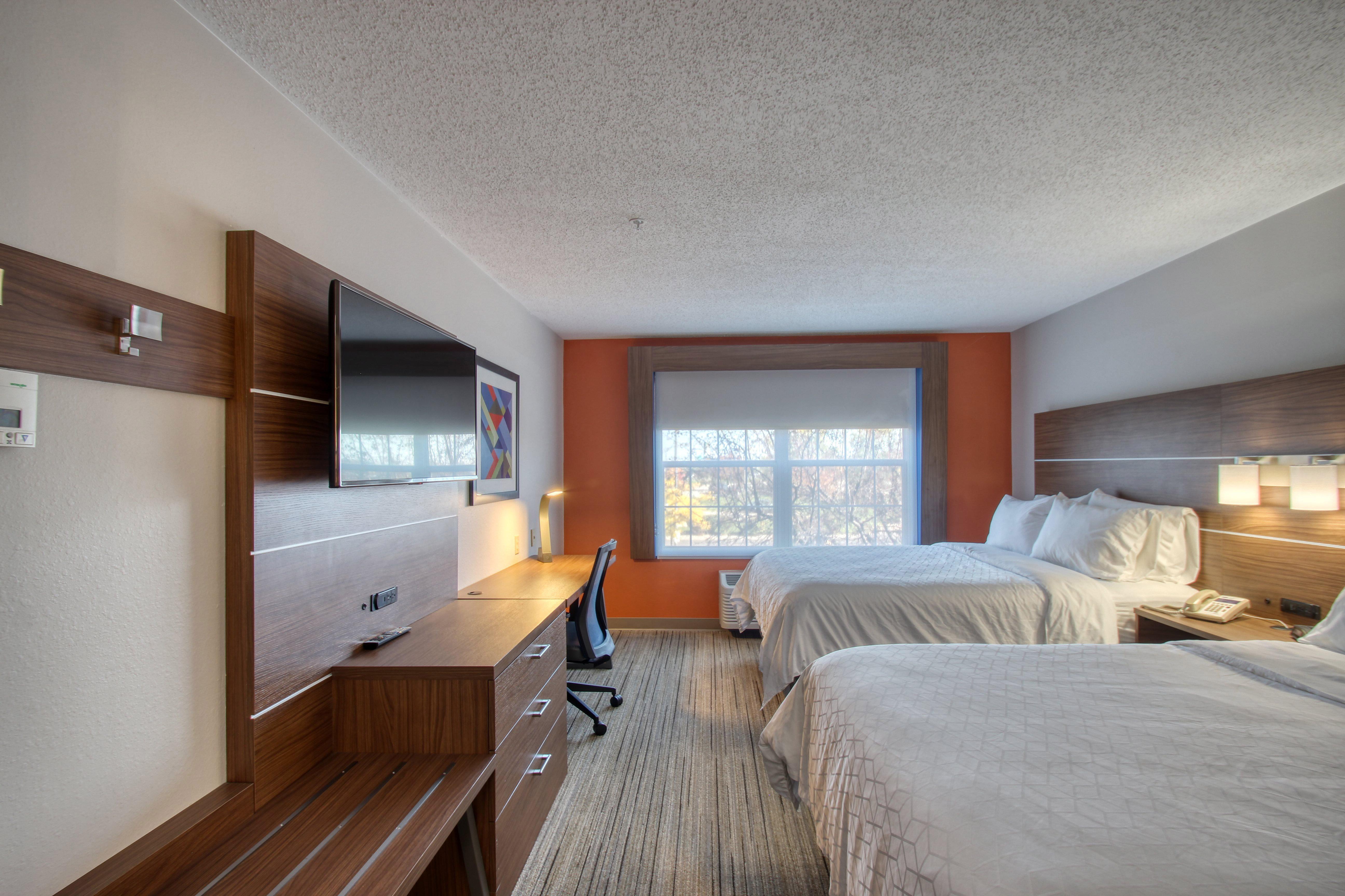 Holiday Inn Express Hotel & Suites Oshkosh - State Route 41 By Ihg Dış mekan fotoğraf