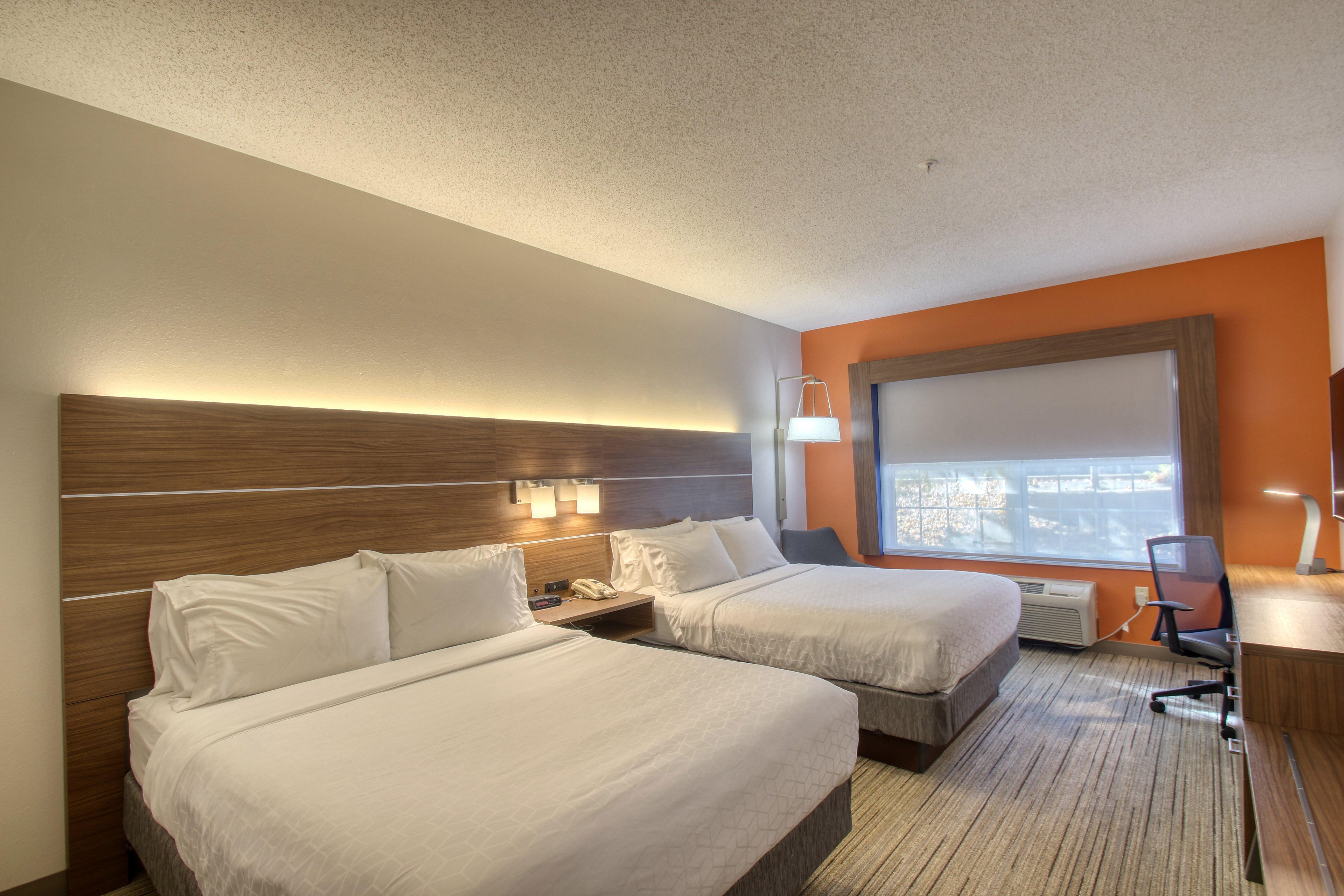 Holiday Inn Express Hotel & Suites Oshkosh - State Route 41 By Ihg Dış mekan fotoğraf