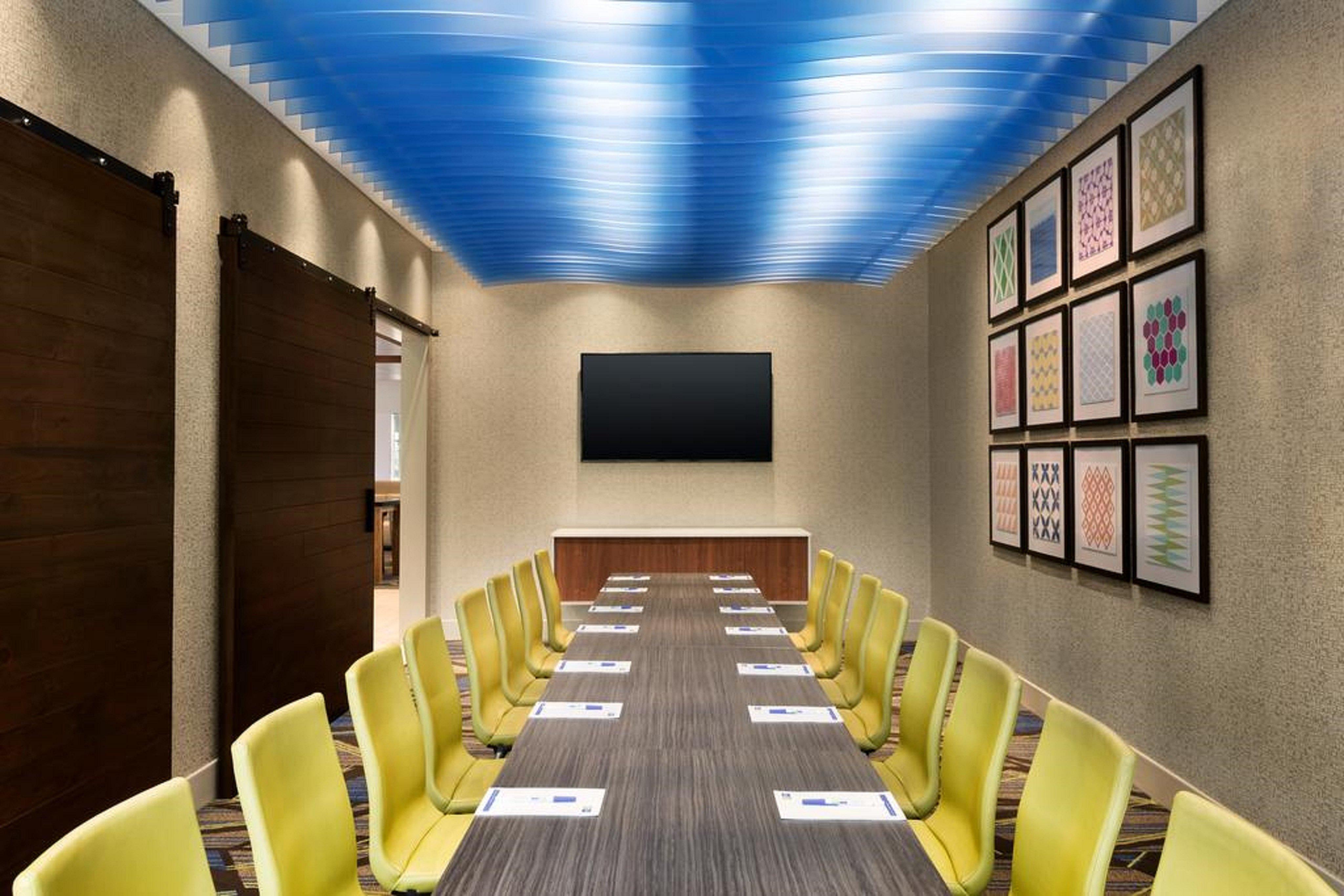 Holiday Inn Express Hotel & Suites Oshkosh - State Route 41 By Ihg Dış mekan fotoğraf