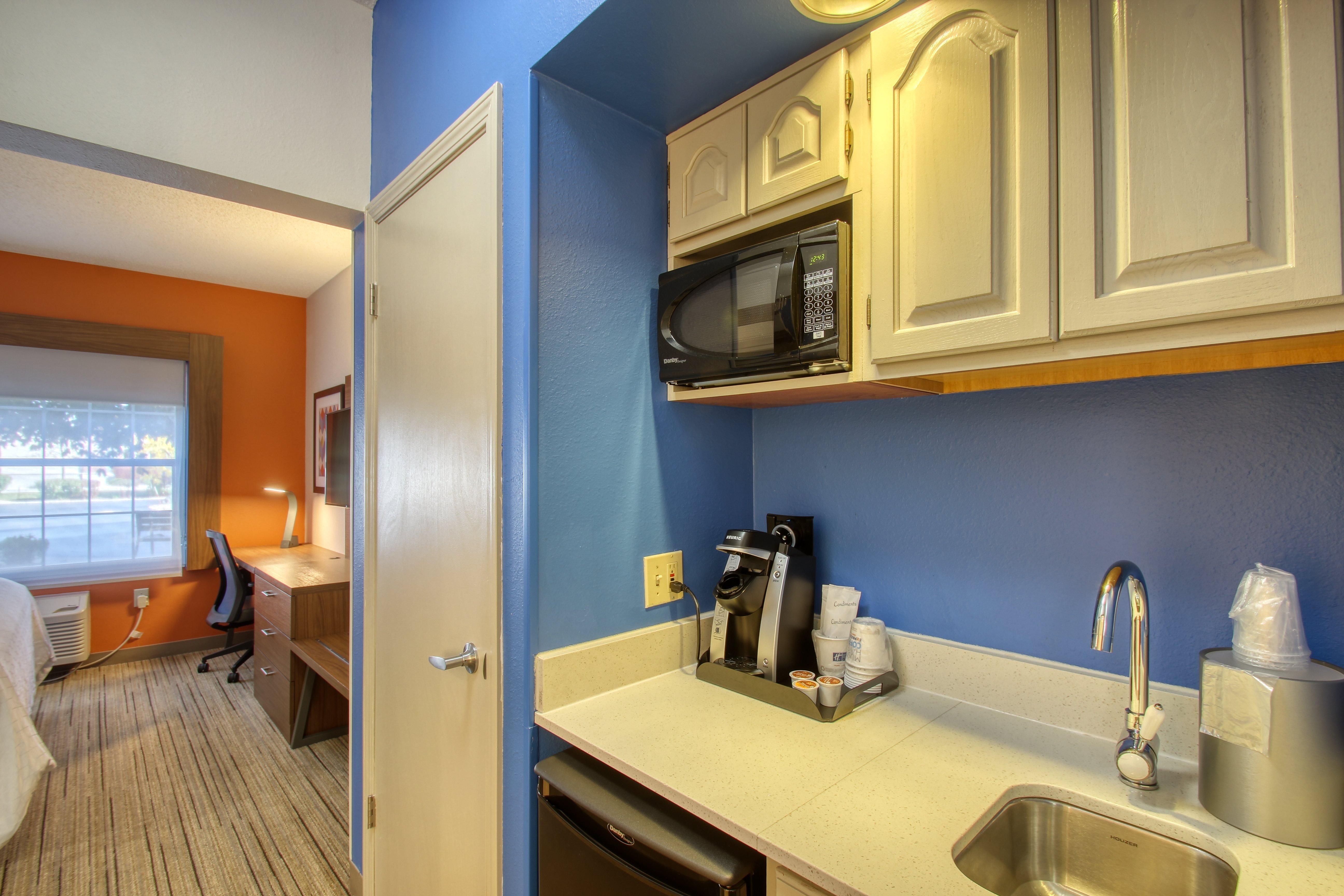 Holiday Inn Express Hotel & Suites Oshkosh - State Route 41 By Ihg Dış mekan fotoğraf