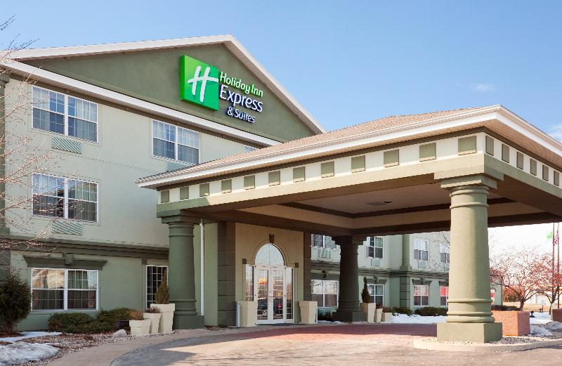 Holiday Inn Express Hotel & Suites Oshkosh - State Route 41 By Ihg Dış mekan fotoğraf