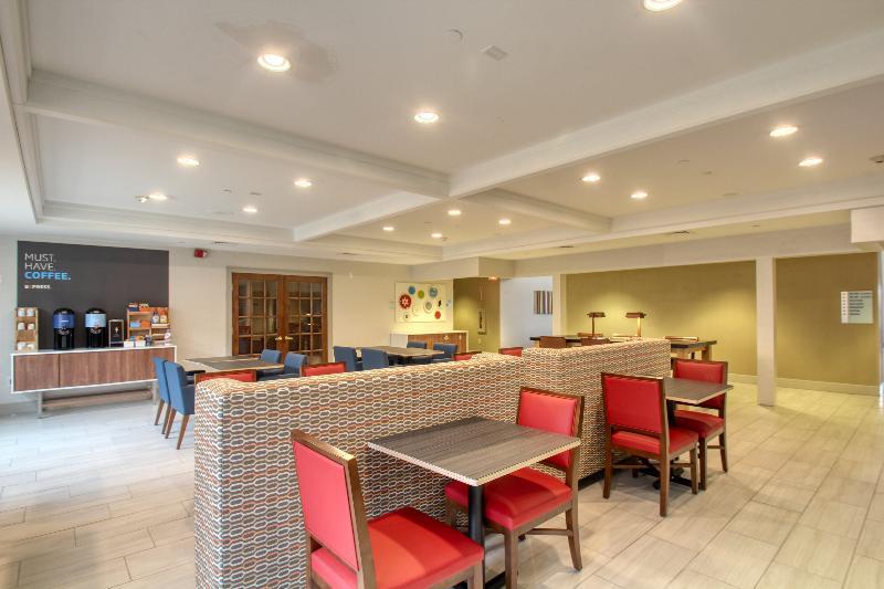 Holiday Inn Express Hotel & Suites Oshkosh - State Route 41 By Ihg Dış mekan fotoğraf